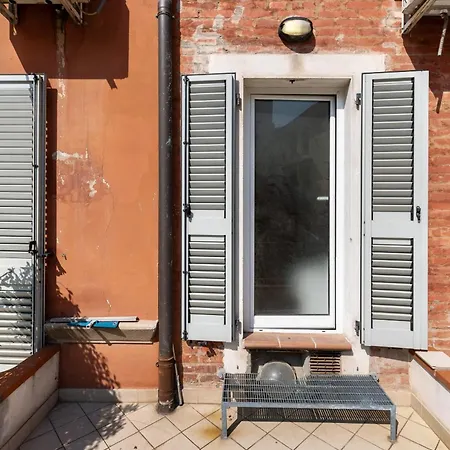 Bright With Balcony By Wonderful Italy *