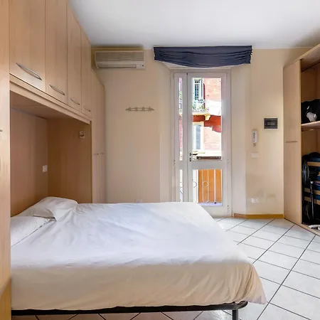 Bright With Balcony By Wonderful Italy Apartament