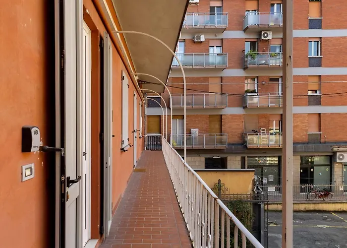 Bright With Balcony By Wonderful Italy * بولونيا